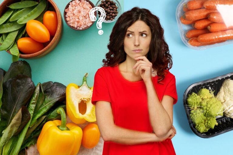 Frutta e verdura al supermercato, cosa conviene davvero tra sfuso, confezionato e surgelato